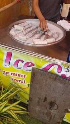 เรื่องของไอติมและโรตี