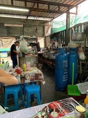 ข้าวซอย ลุงประกิจกาดก้อม