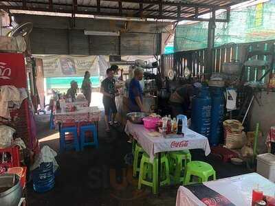 ข้าวซอย ลุงประกิจกาดก้อม