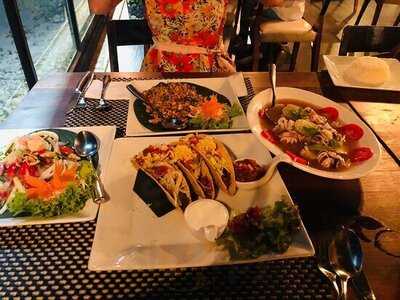 เดอะ บีช ซีฟู้ด แอนด์ กริลล์