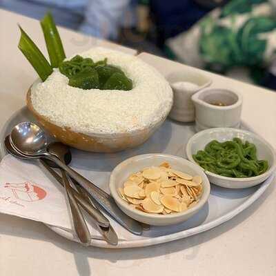 ชีวิต ชีวา