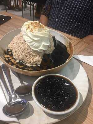 ชีวิต ชีวา