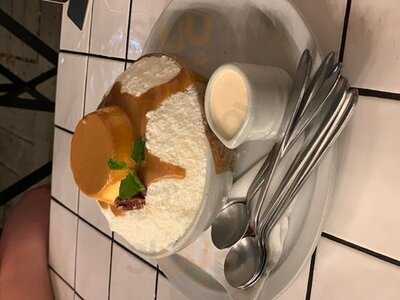 ชีวิต ชีวา