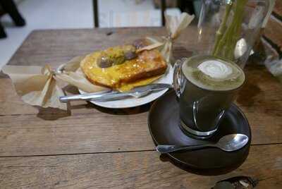 ชีวิต ชีวา