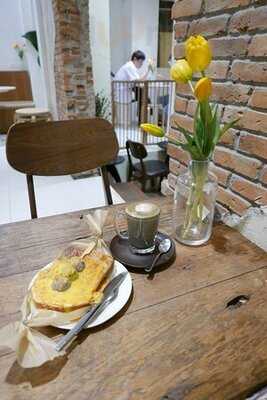 ชีวิต ชีวา