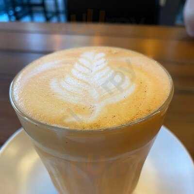 เฌยคาเฟ่แอนด์บิสโทร