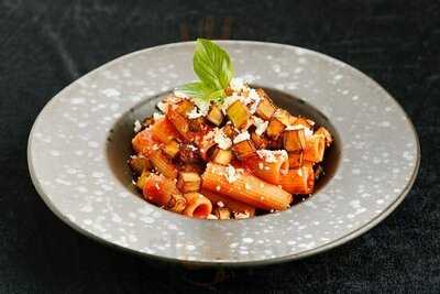 ฟาโวล่า 