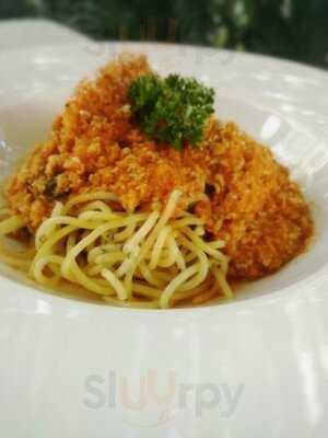 Eat On Earth Restaurant And Bakery