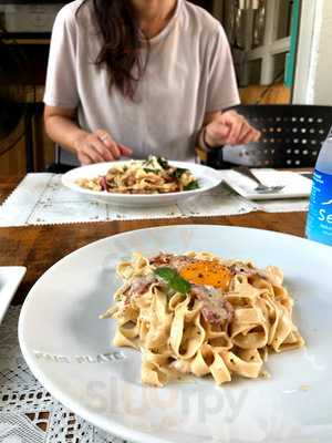 แบร์ฟุต คาเฟ่