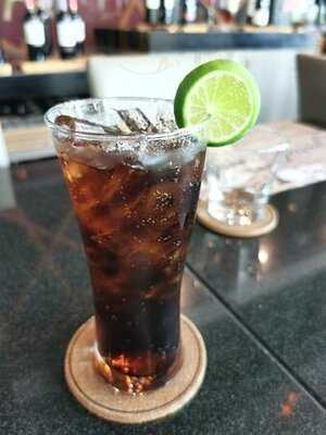 จริต อาหารไทยและไวน์ชั้นเลิศ