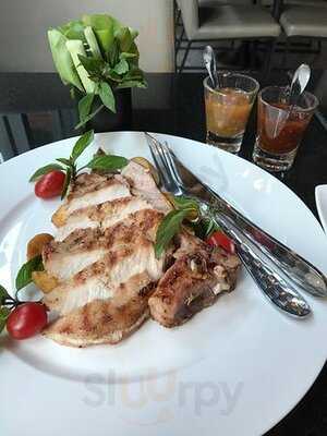 จริต อาหารไทยและไวน์ชั้นเลิศ