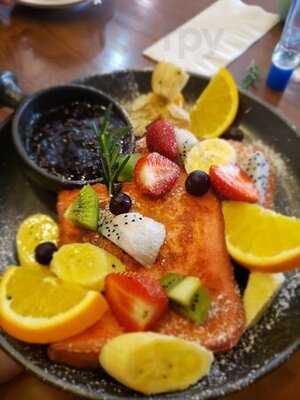 Ember Coffee & Eatery