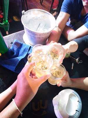 ตะวันแดงสาดแสงเดือน (มหาชน) ณ สุรินทร์