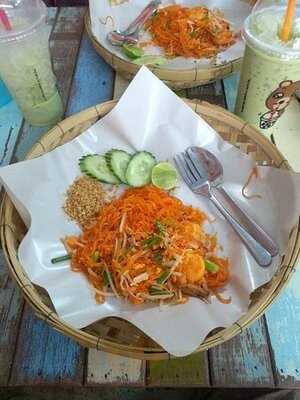 ก๋วยเตี๋ยวต้มยำไข่หวาน