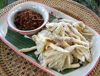 ครัวหลองข้าว บาย อีฟส์ ควิซิน