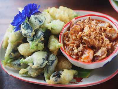 ครัวหลองข้าว บาย อีฟส์ ควิซิน