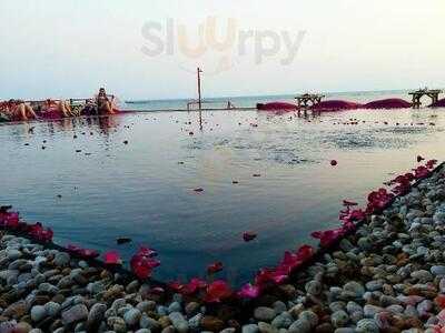 อินเลิฟ บาร์ แอนด์ เรสเตอรองส์