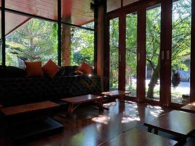 พอดี คาเฟ่ & บิสโทร