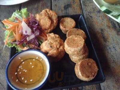 ท่าน้ำต้นกุ่ม