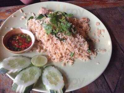 ท่าน้ำต้นกุ่ม