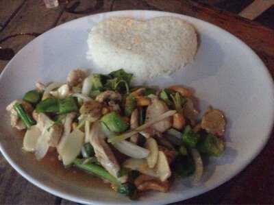 ท่าน้ำต้นกุ่ม