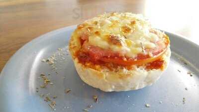 รัตน์ รัตน์ คิทเช่น แอนด์ คาเฟ่