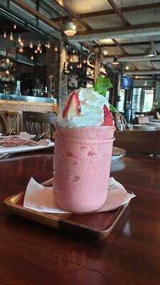 เดย์ & ไนท์ ออฟ สุราษธานี