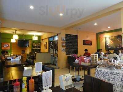 ร้านอาหารเพลิน