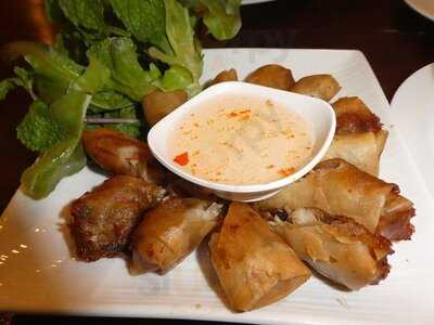 ร้านอาหารเพลิน