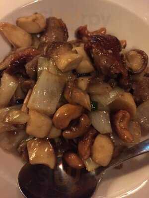 บ้านจันทร์กระพ้อ