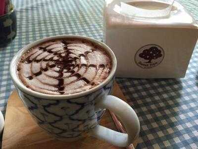 สวีททรี ฟรุ๊ตจูซ แอนด์ คอฟฟี่