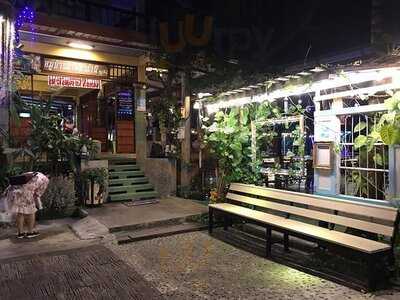 ร้านอาหารบ้านริมบึง