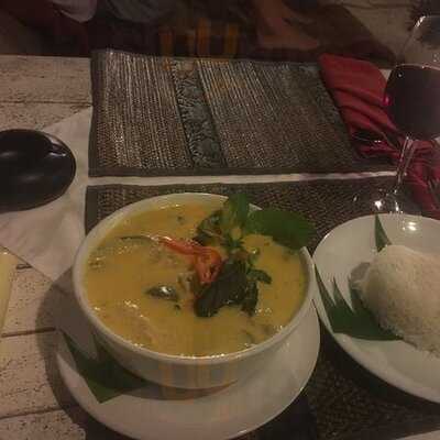 บีชเล้าจ์ - ท้องศาลา 