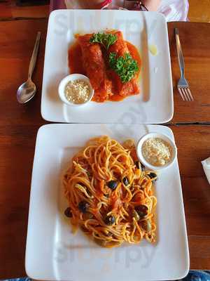 ทินทิน คาเฟ่