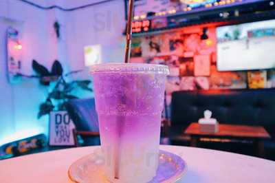 Wakebakeskate Cafe&skateboard Collective