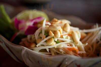 เดอะเรดฮอทชิลลี่เรสเตอรองท์แอนด์บาร์ (เดิมฮาร์ดร็อคคาเฟ่)