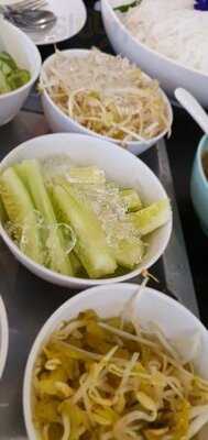 ขนมจีนแม่ยายเส้นสด (น้ำแกงปูม้า)