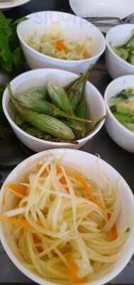 ขนมจีนแม่ยายเส้นสด (น้ำแกงปูม้า)