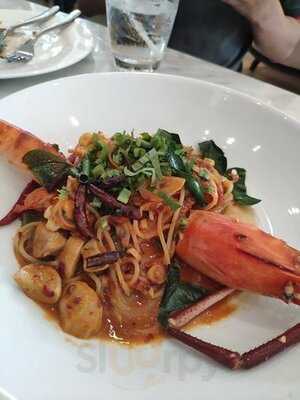 เดอะ ไวท์ โอเว่น