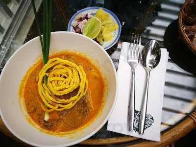 ร้านอาหาร เฉลียงบ้าน