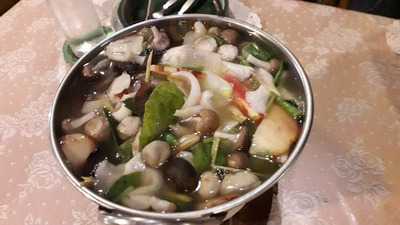 ร้านอาหาร ตองตึง