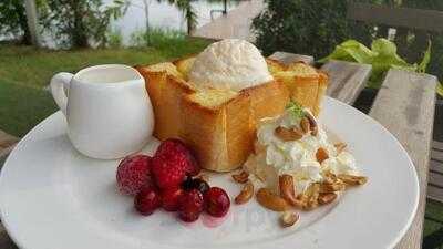 แฟคทอรี่ เฮ้าส์