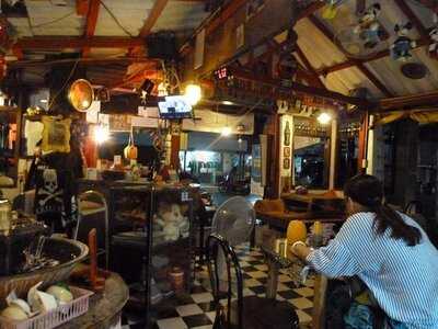 มิคกี้ & บันนี่ คาเฟ่