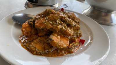 ศรีสุวรรณโภชนา (ริมถนน)