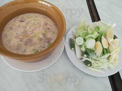 ศรีสุวรรณโภชนา (ริมถนน)