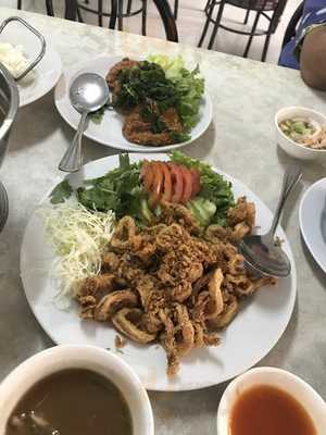 ศรีสุวรรณโภชนา (ริมถนน)