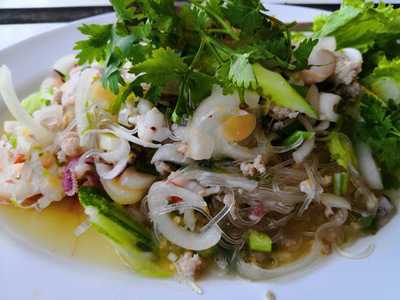 ศรีสุวรรณโภชนา (ริมถนน)