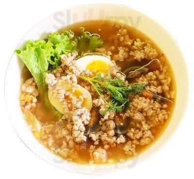 ก๋วยเตี๋ยวต้มยำไข่หวานประตูสวนดอก