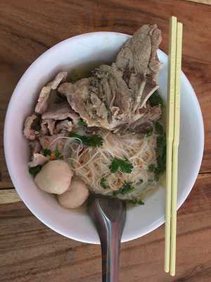ก๋วยเตี๋ยวมั้ย