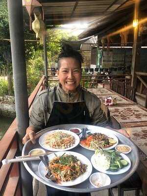 ร้านอาหารใกล้บ้านดำ กีฟ กรีน ฟาร์ม เฮ้าส์